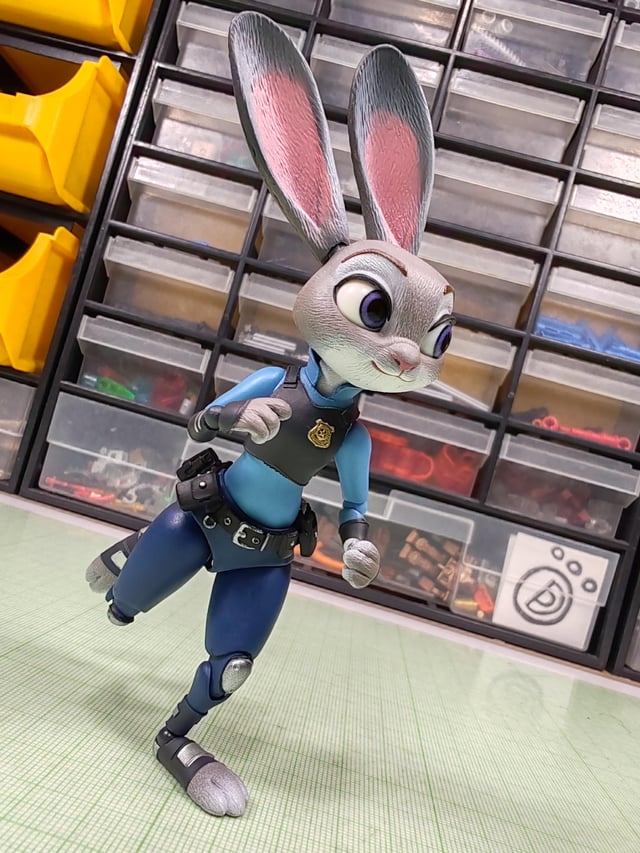 Zootopia Blind Box الحبه بسعر ١٠ دينار