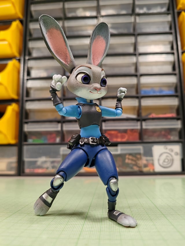 Zootopia Blind Box الحبه بسعر ١٠ دينار
